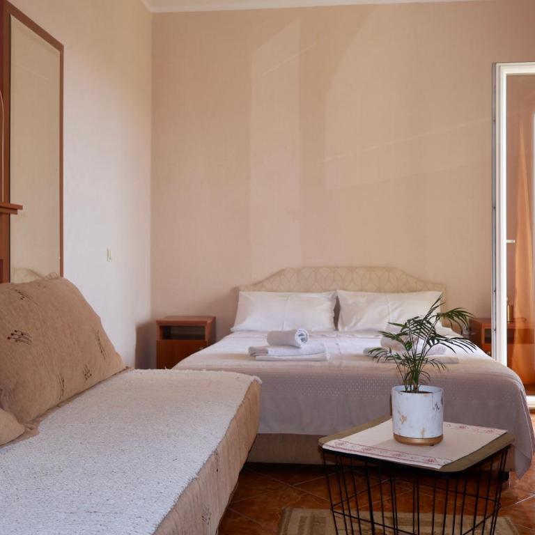 Pansion Nobel - Triple Room with Balcony and Sea View - 6