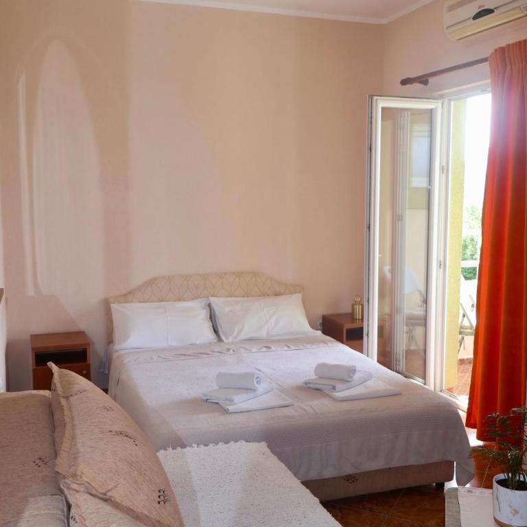 Pansion Nobel - Trokrevetna Soba sa Balkonom i Pogledom na More - 8