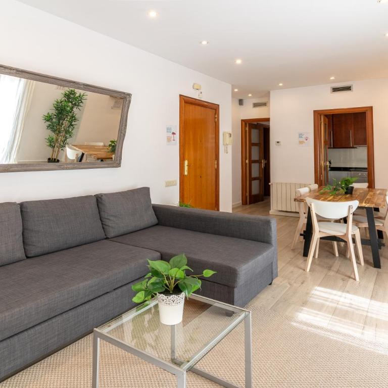 Magnífico apartamento en el centro - Three-Bedroom Apartment - 4