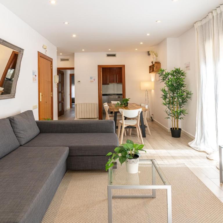 Magnífico apartamento en el centro - Three-Bedroom Apartment - 3
