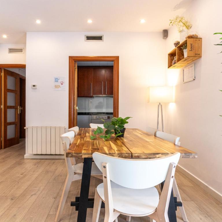 Magnífico apartamento en el centro - Three-Bedroom Apartment - 8