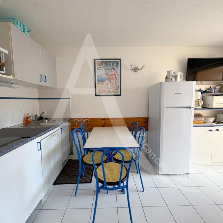 Terrasse vue piscine et apercu mer pour 4 personnes avec garage - Apartment mit Poolblick - 6