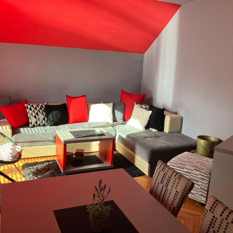 Tanasic - One-Bedroom Apartment - 4
