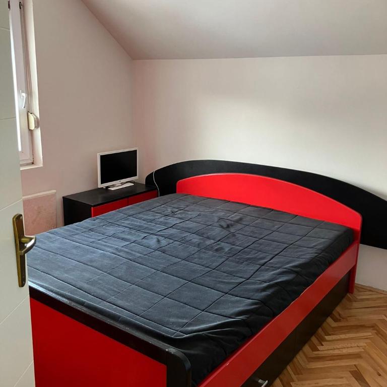 Tanasic - One-Bedroom Apartment - 12