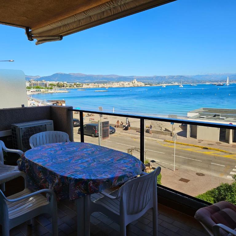 Vue mer beau 2 pieces - Apartment mit 1 Schlafzimmer - 1