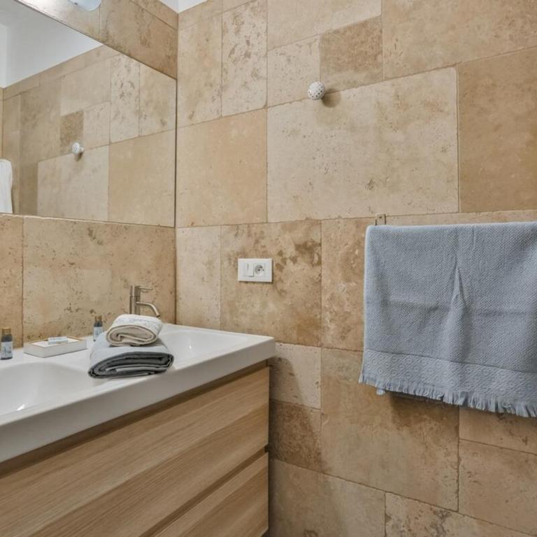 MY CASA - GARIB - Place Garibaldi - 4 bedrooms - Balcony - Appartement - 37