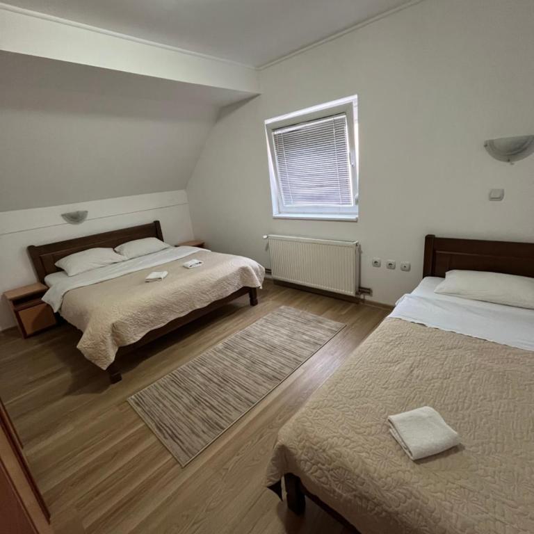 Hotel Lovac - One-Bedroom Apartment with Balcony - 6