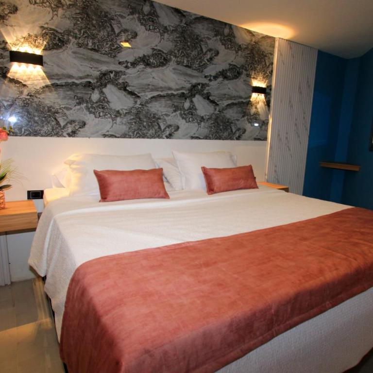 Hotel y Termales Castillo Del Lago Guatape - Habitación Doble Deluxe con cama supletoria - 9