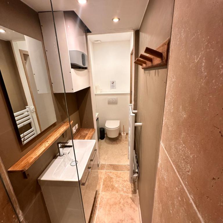 La maison d'HamiH "Gîte et Chambres d'hôtes - Studio - Vue sur Piscine - 15