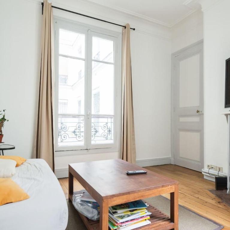 Bright apartment of 41m2 in the 10th -Paris - Appartement - 1