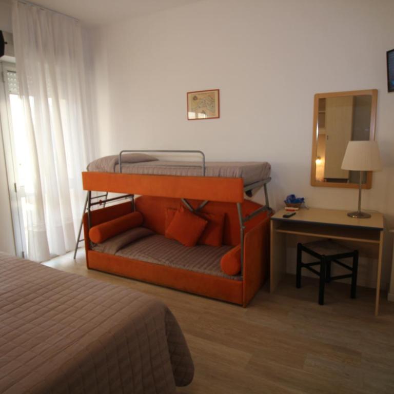 Hotel Firenze - Camera Quadrupla Classic - 4