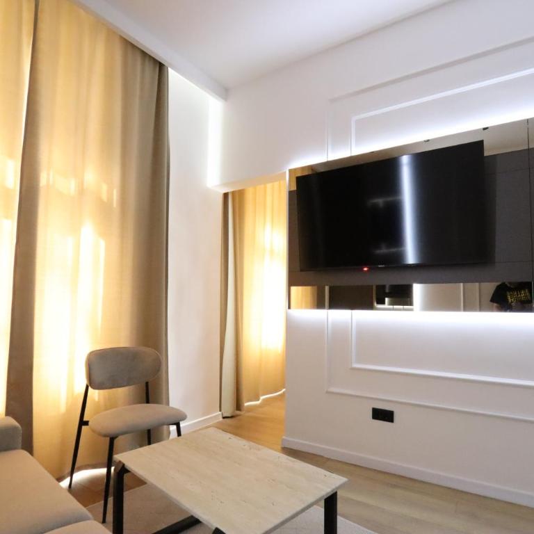 Din Luxury Apartments - One-Bedroom Apartment - 2