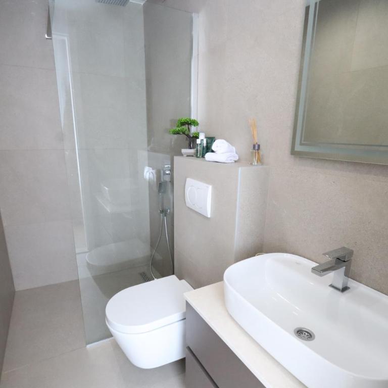 Din Luxury Apartments - One-Bedroom Apartment - 14