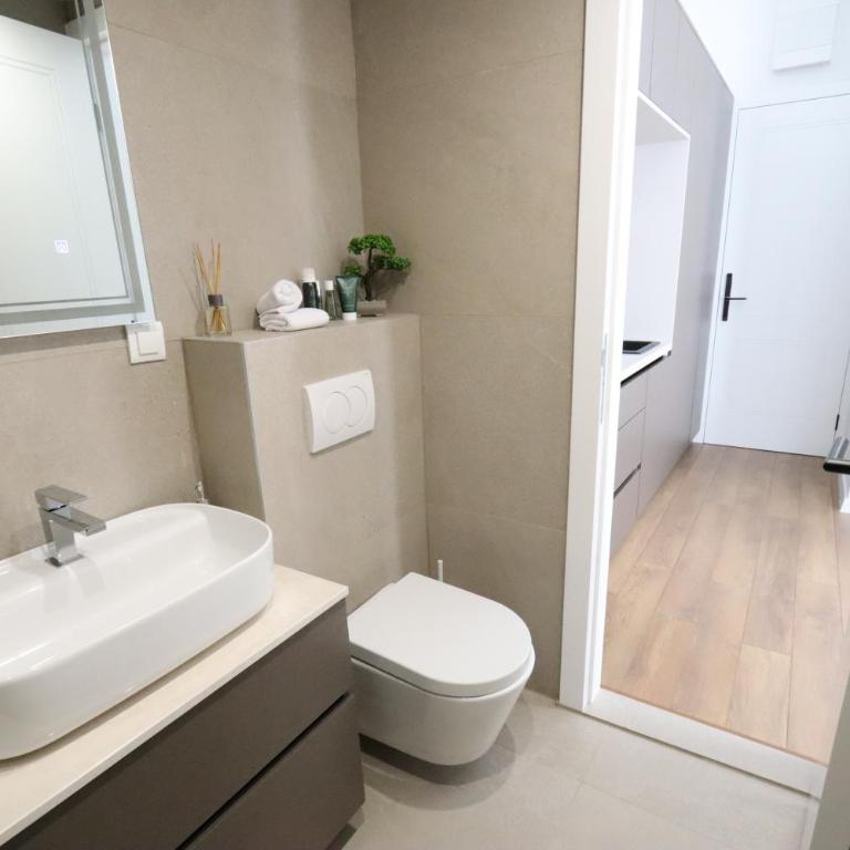 Din Luxury Apartments - Superior Apartment - 11