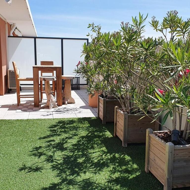 Rooftop du Lavandou - terrace and pool - One-Bedroom Apartment - 5