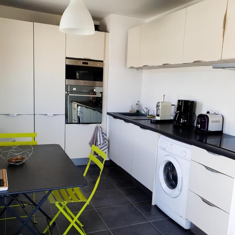 Rooftop du Lavandou - terrace and pool - One-Bedroom Apartment - 13
