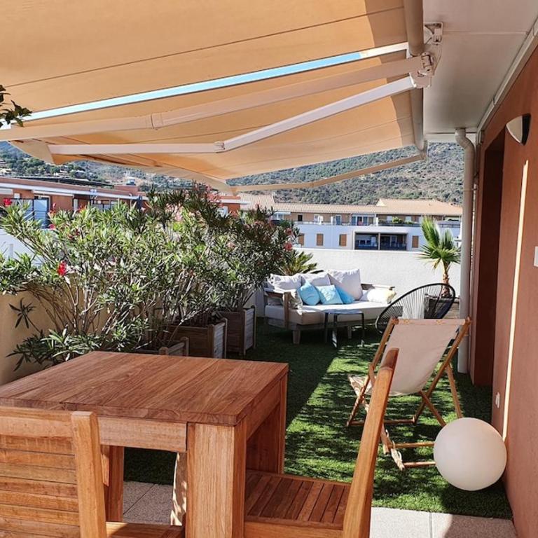 Rooftop du Lavandou - terrace and pool - One-Bedroom Apartment - 17