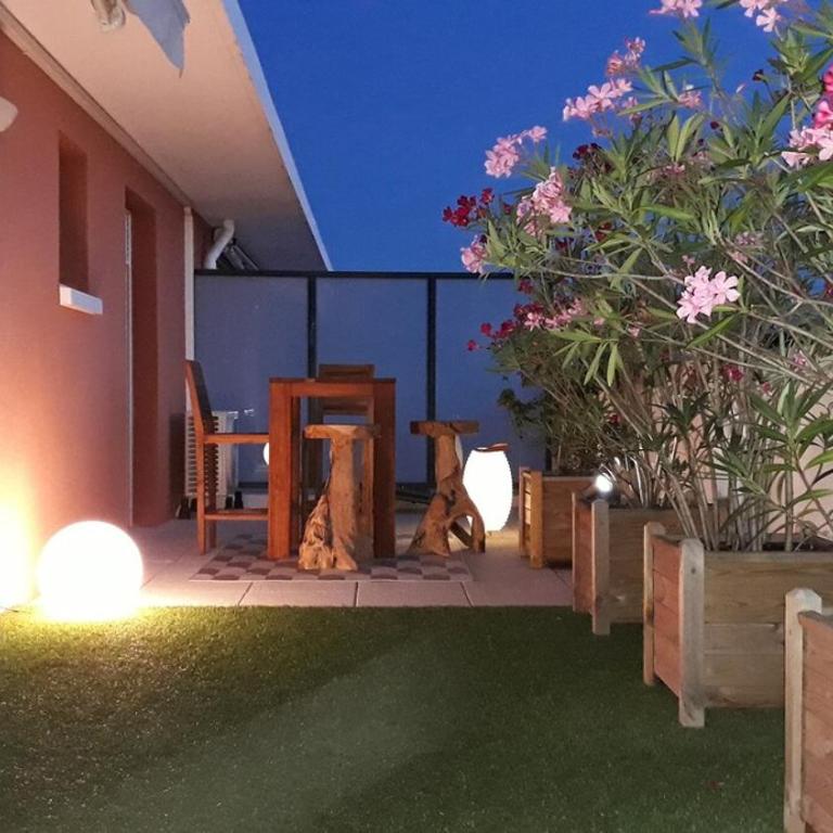 Rooftop du Lavandou - terrace and pool - One-Bedroom Apartment - 20