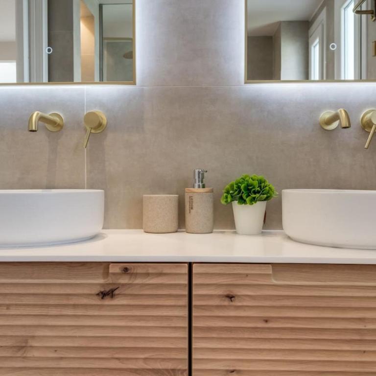 Ultimate Rentals - Luxury Penthouse - Los Naranjos de Marbella - Two-Bedroom Apartment with Mountain View - 29