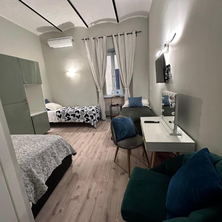 Român Holidays - Bed in 5-Bed Mixed Dormitory Room - 22