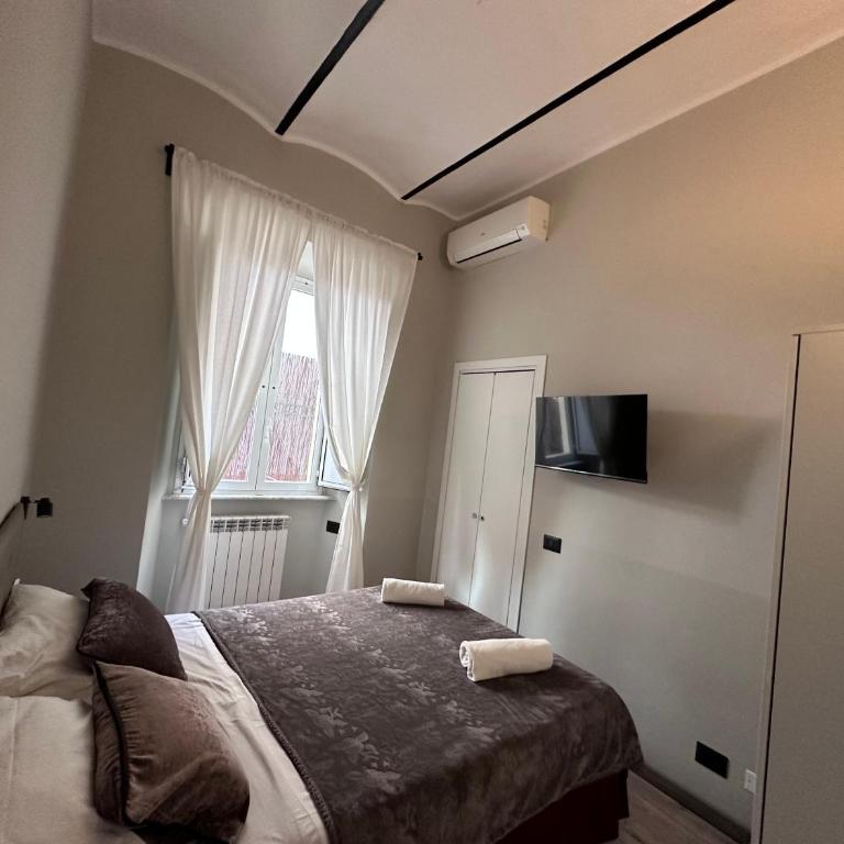 Român Holidays - Double Room with Private Bathroom - 7