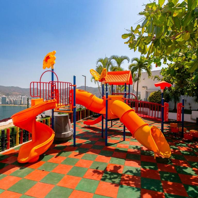 Departamento en Brisas Diamante - Apartamento de 3 dormitorios - 42