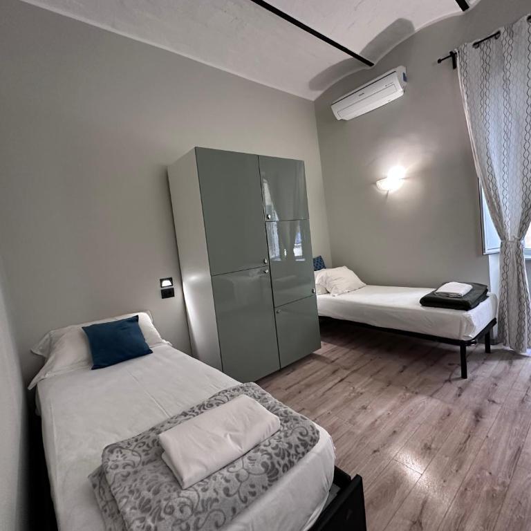 Român Holidays - Bed in 5-Bed Mixed Dormitory Room - 21