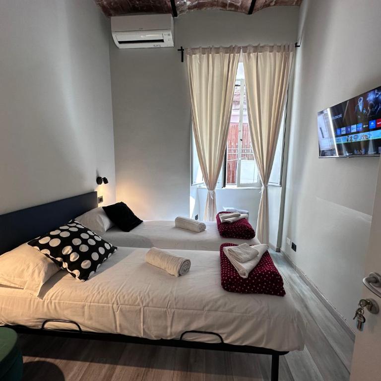 Român Holidays - Twin Room with Shared Bathroom - 6