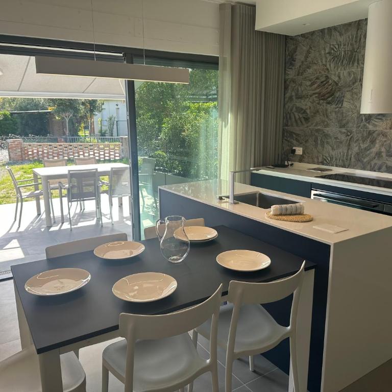Luxury Villa Paradise beach 2025 - Agenzia Cocal - Three-Bedroom Villa - 14