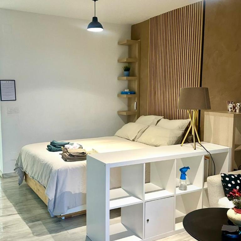 The pearl of Pinacho - Beach front & swimming pool - Apartamento de 1 dormitorio - 3