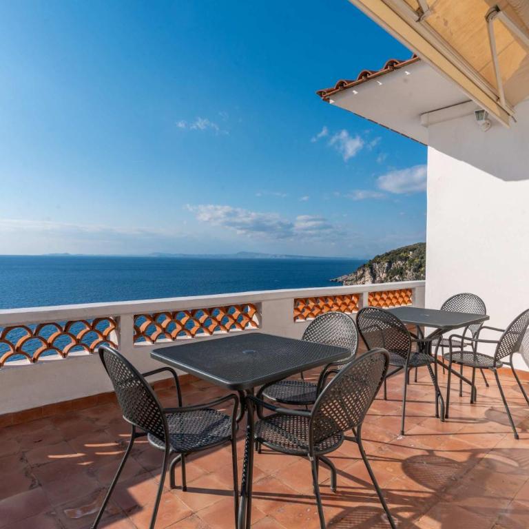 Villa Dafne Gulf Views Pool and Guest Services by Feeling Italy - Villa - 75