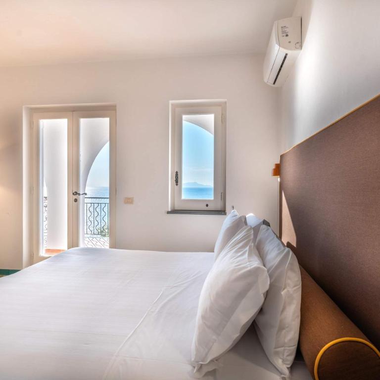 Villa Dafne Gulf Views Pool and Guest Services by Feeling Italy - Villa - 79