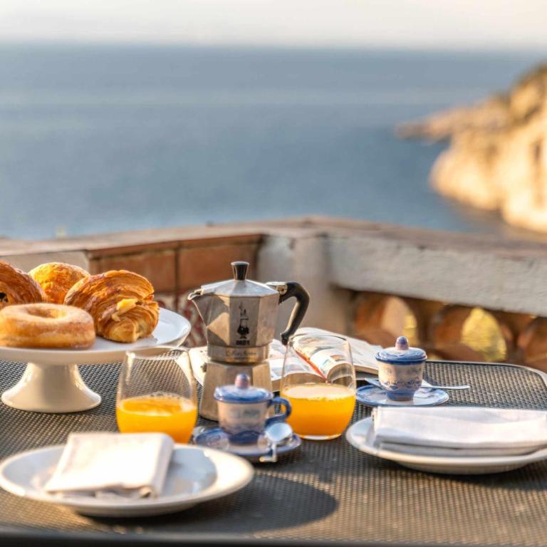 Villa Dafne Gulf Views Pool and Guest Services by Feeling Italy - Villa - 92