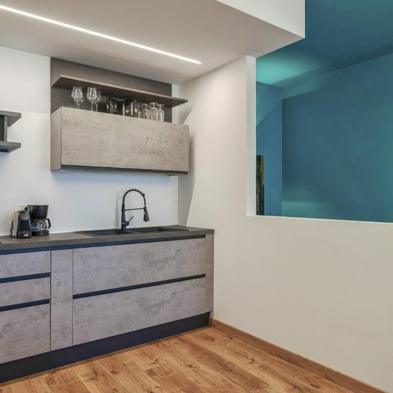 EMERALD APARTMENT - Regarda Travel - Appartamento con 2 Camere da Letto e Balcone - 9