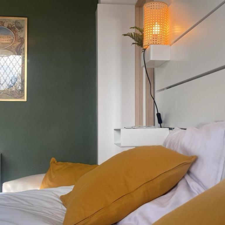 Appartement Eze Village proche Monaco fabuleuse vue mer et vieux village - Appartement 2 Chambres - 35