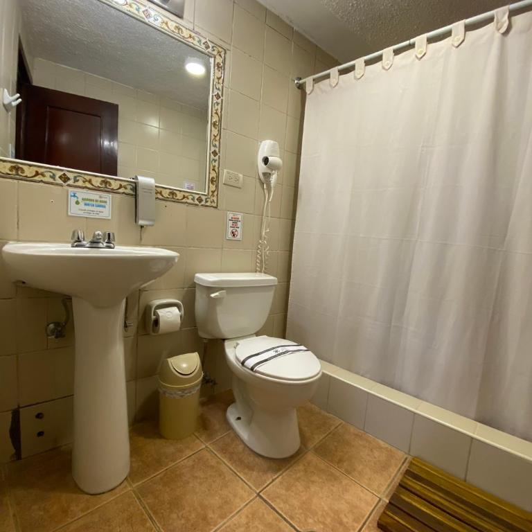 Kituandes Hotel - Habitación Doble Estándar con balcón - 1 o 2 camas - 3