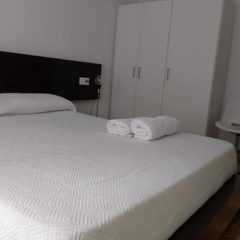 Piso Amplio en el Centro de Salamanca, TV, WiFi - Three-Bedroom Apartment - 11