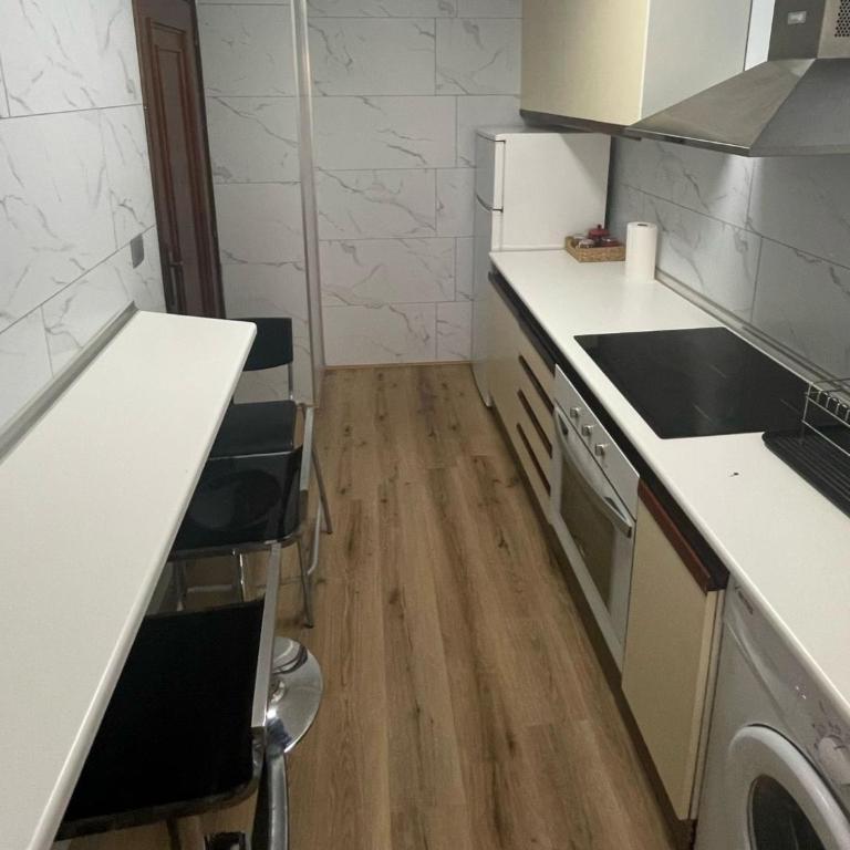 Piso Amplio en el Centro de Salamanca, TV, WiFi - Three-Bedroom Apartment - 18
