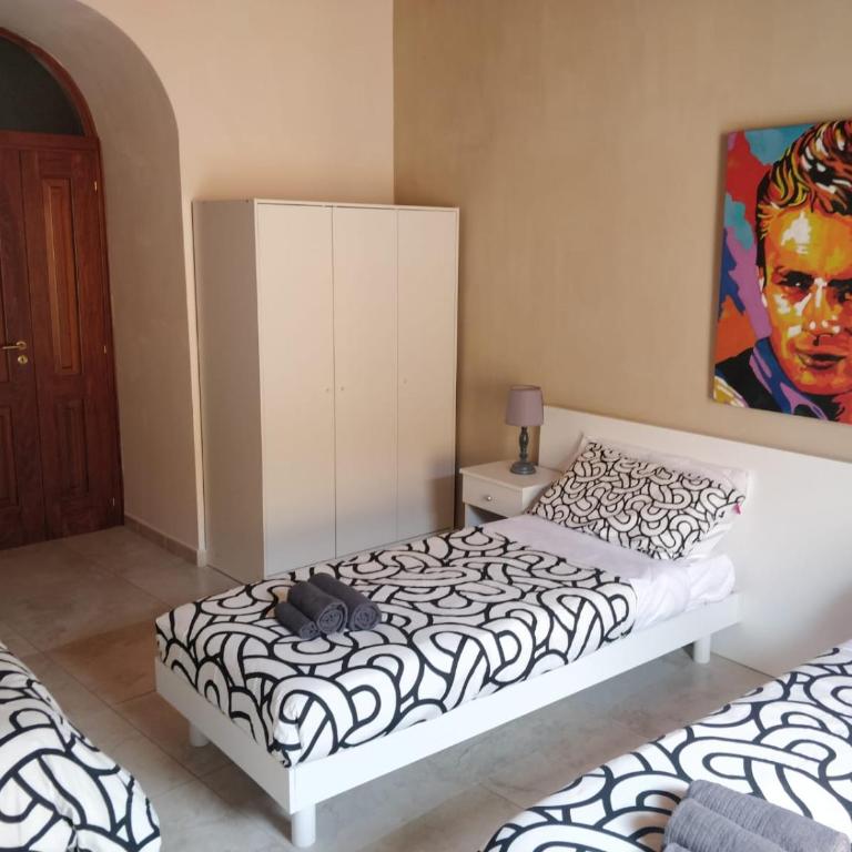 Kalos Rooms - Camera Tripla Comfort - 17