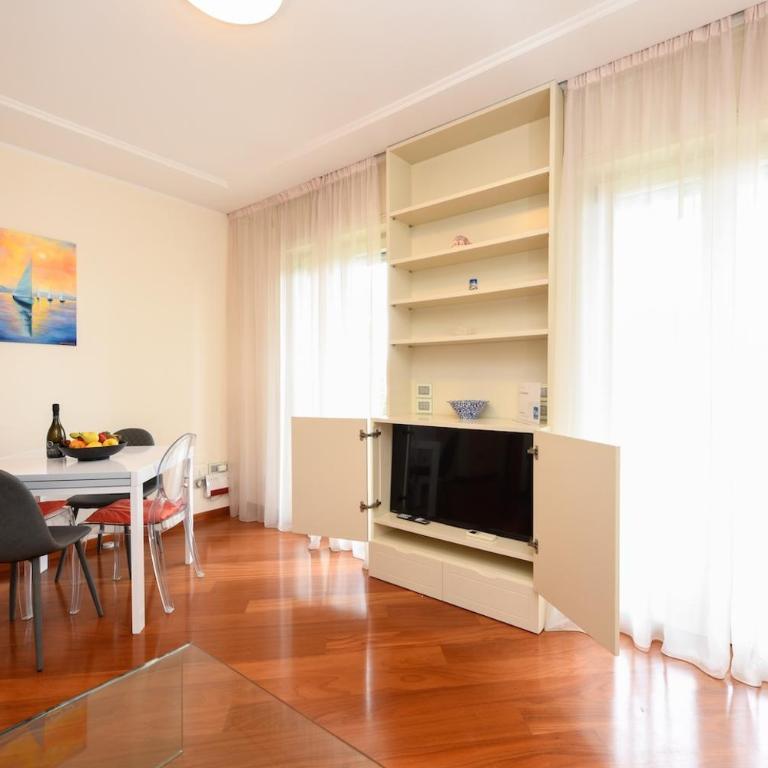 Garda Amore - Appartamento con 2 Camere da Letto e Vista Lago - 1