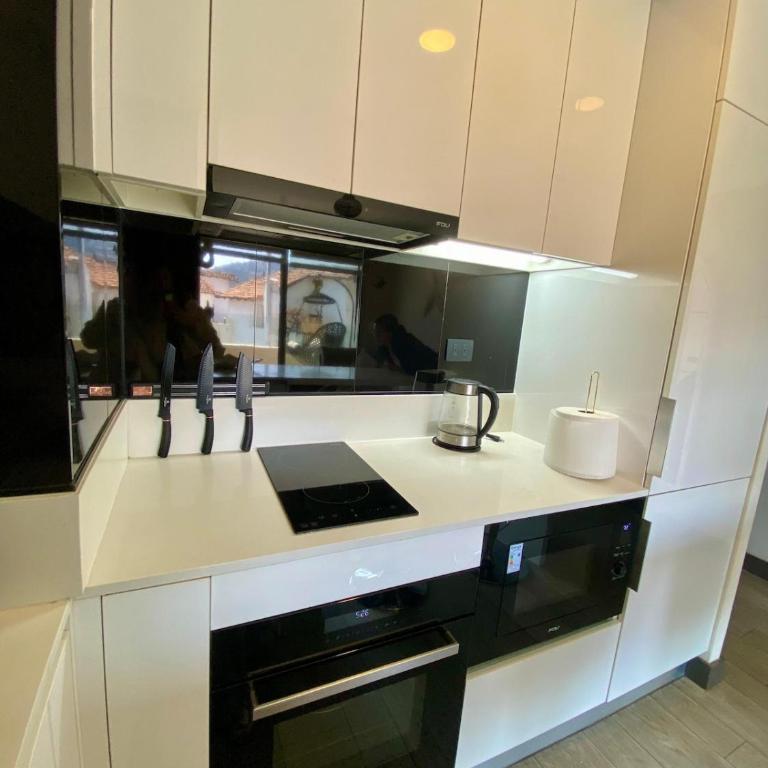 Near ski resorts King size bed, terrace, 360degree TV - Apartamento de 1 dormitorio - 18