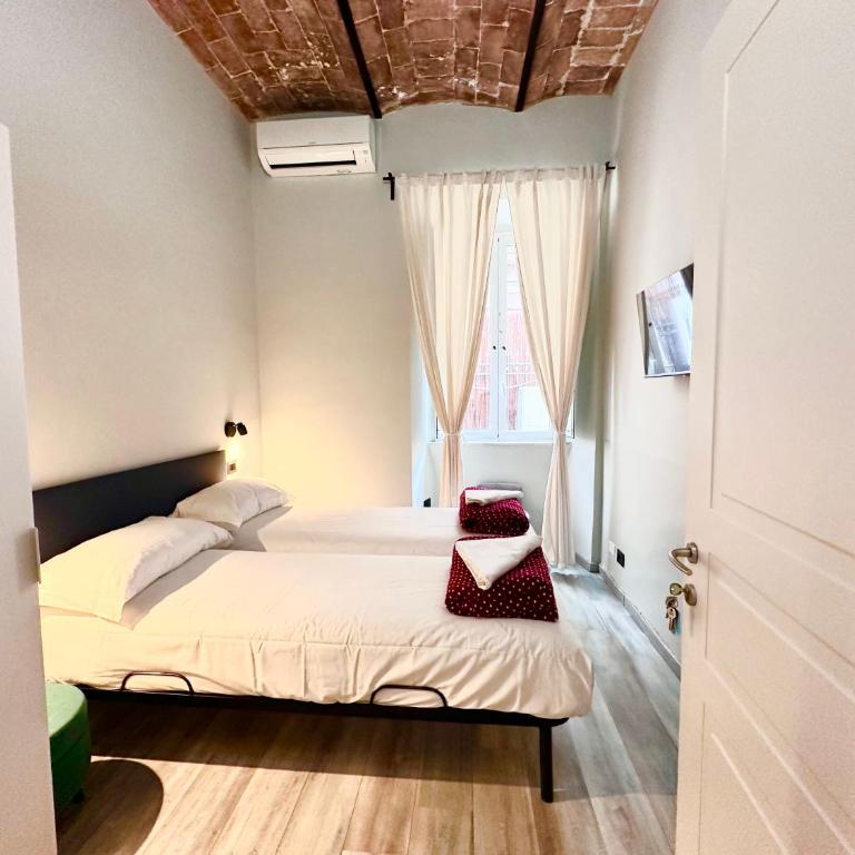 Român Holidays - Double Room with Shared Bathroom - 6