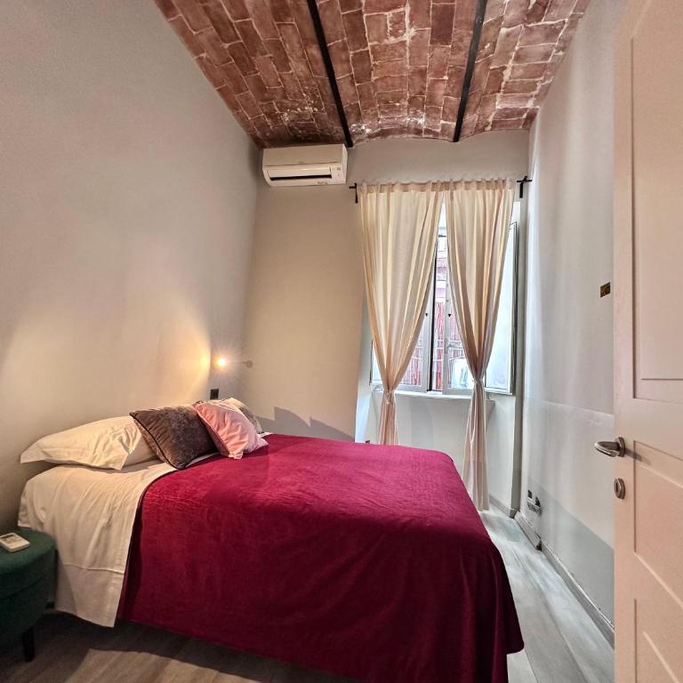 Român Holidays - Double Room with Shared Bathroom - 1