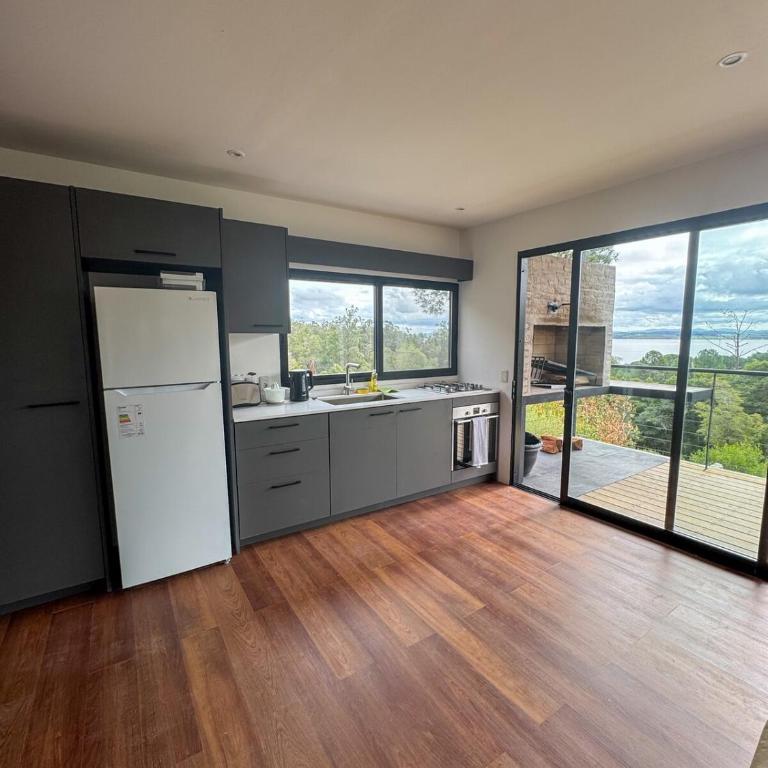 View of the lagoon and forest - Apartamento de 2 dormitorios - 11