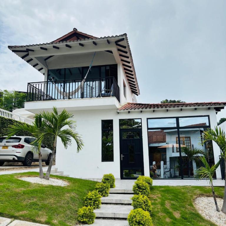 Quinta Renovada en La Estancia Melgar - Casa de 4 dormitorios - 86