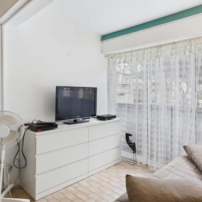 Studio Cabine Lumineux pour 4 au Grau d'Agde avec Vue Piscine et Parking - Studio - 3