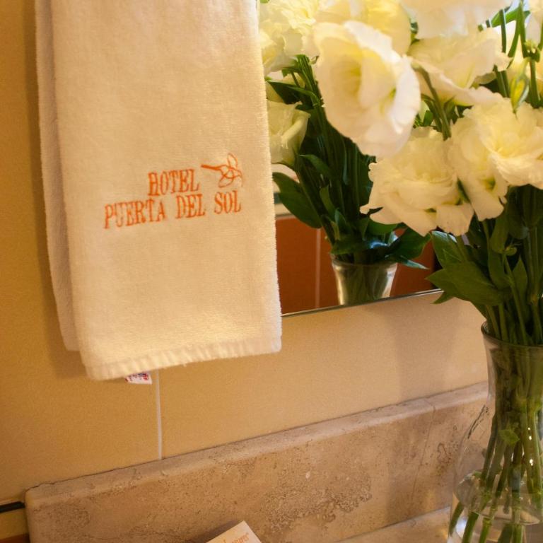 Hotel Puerta Del Sol Guadalajara - Large Double Room - 5