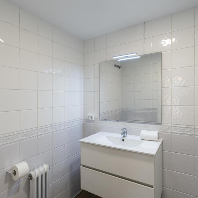 Apartamento con dos grandes terrazas en Girona - Apartamento con terraza - 13