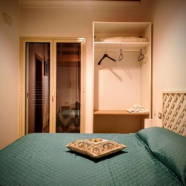 Guest House Lo specchio sul mare - Camera Matrimoniale con Balcone - 1