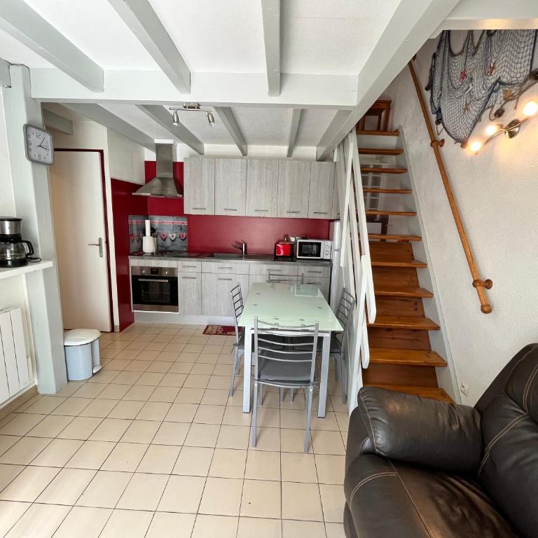 Belle maison de vacances semi climatisée, clôturée, véranda, 6 couchages, résidence LE VILLAGE DE LA MER LRVM93 - Maison 2 Chambres - 3